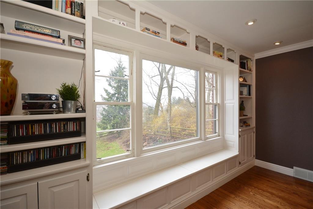 520 Fort Couch Road Pittsburgh, PA 15241 - Photo 7 of 25 a view of a window in a room
