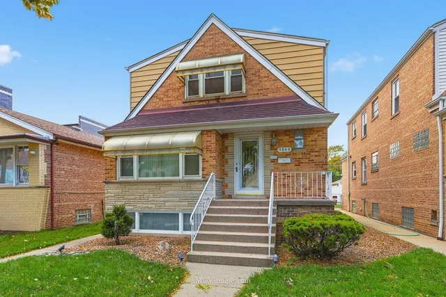 $2,000 | 3840 South Wolcott Avenue, Unit 2, Chicago, IL 60609