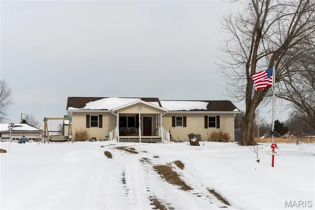 $250,000 | 20243 County Road 5-224, Lebanon, MO 65536