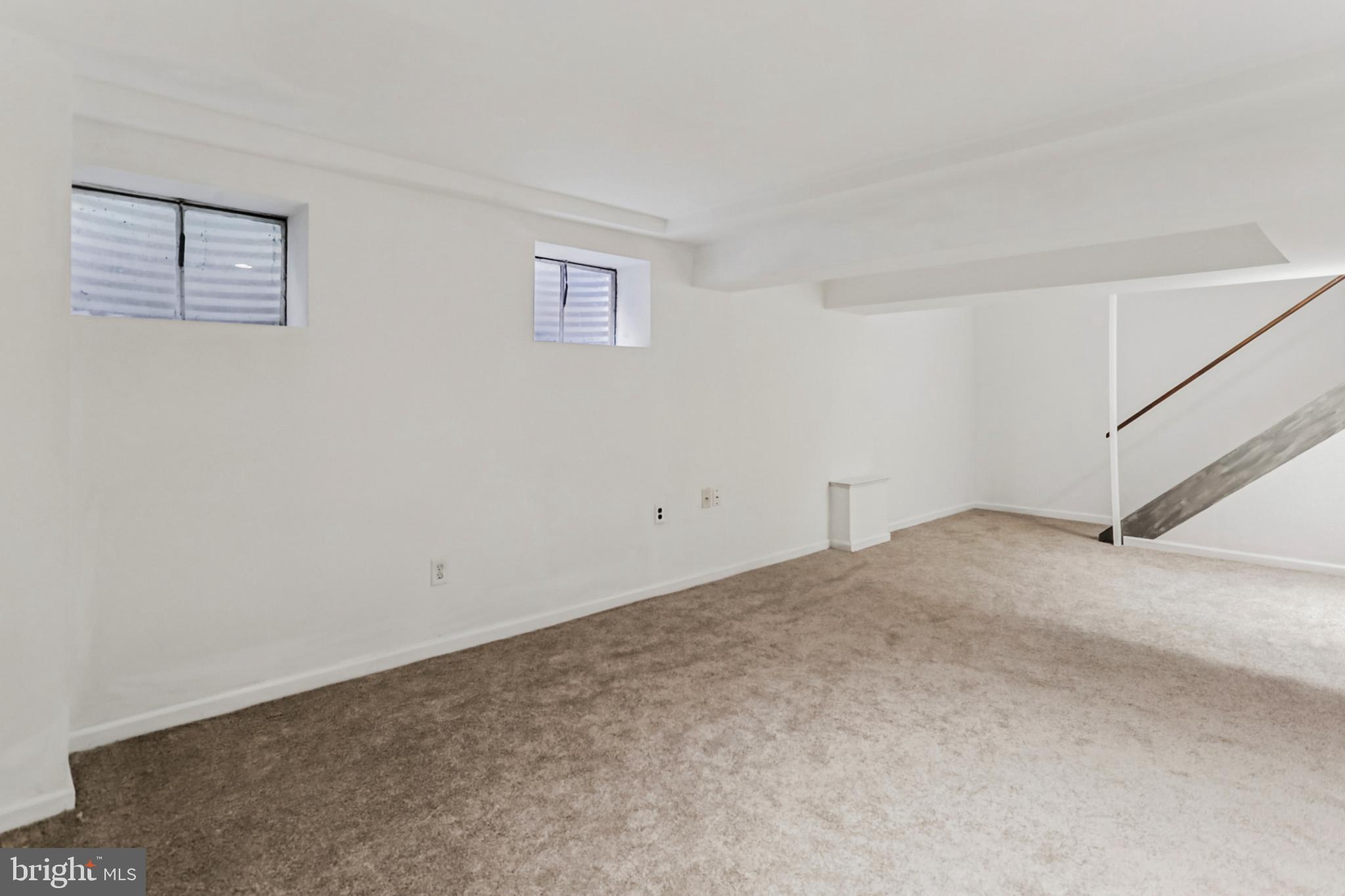 10233 Gainsborough Road Potomac, MD 20854 - Photo 42 of 50 a view of an empty room