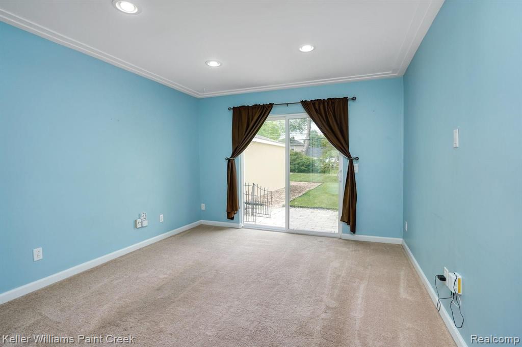 1218 Hampton Road Grosse Pointe, MI 48236 - Photo 8 of 24
