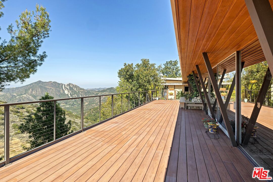 965 Stunt Road Calabasas, CA 91302 - Photo 22 of 67