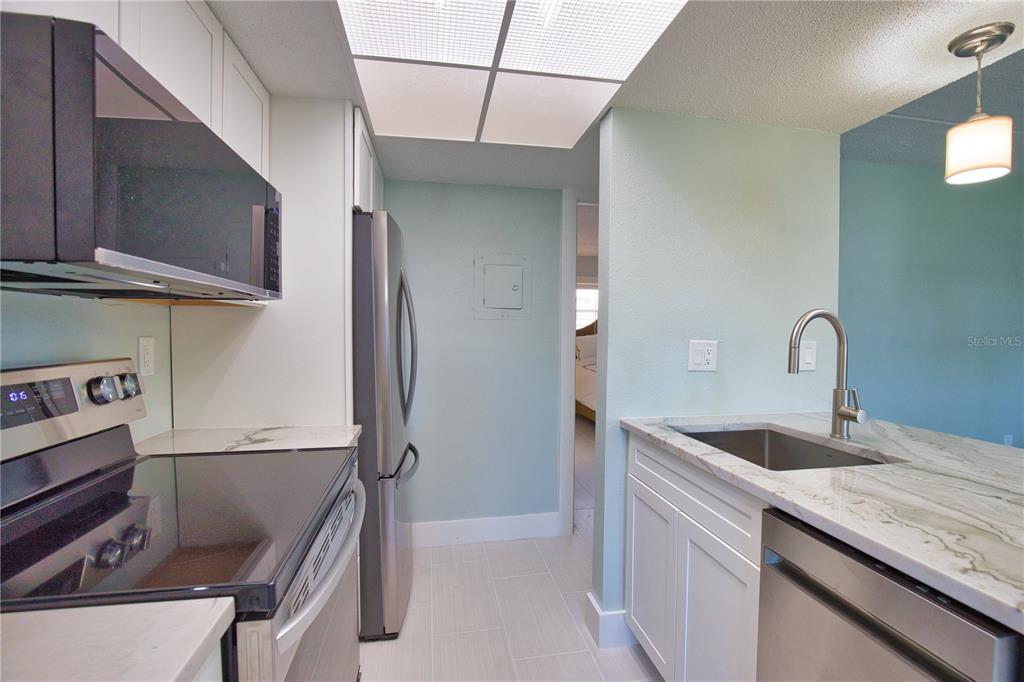 902 Gibbs Road, Unit 184 Venice, FL 34285 - Photo 11 of 49