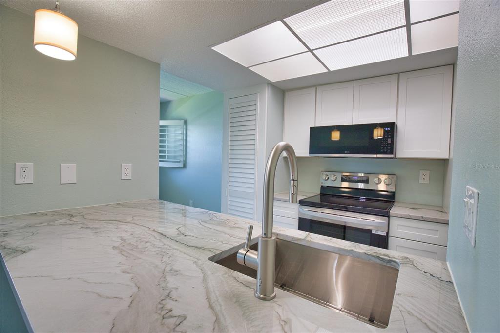 902 Gibbs Road, Unit 184 Venice, FL 34285 - Photo 12 of 49