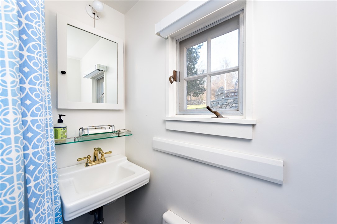 2424 Tower Hill Road North Kingstown, RI 02874 - Photo 15 of 47