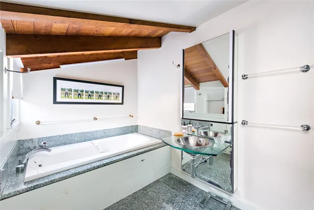 $10,000,000 | 2424 Tower Hill Road, North Kingstown, RI 02874