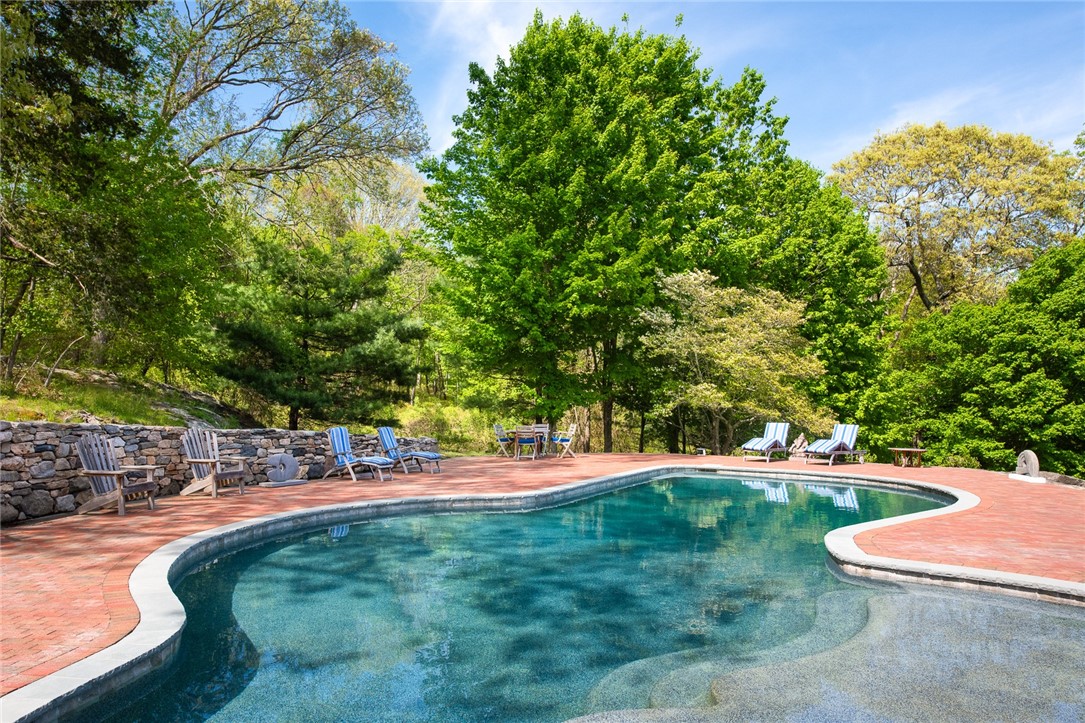 2424 Tower Hill Road North Kingstown, RI 02874 - Photo 26 of 47