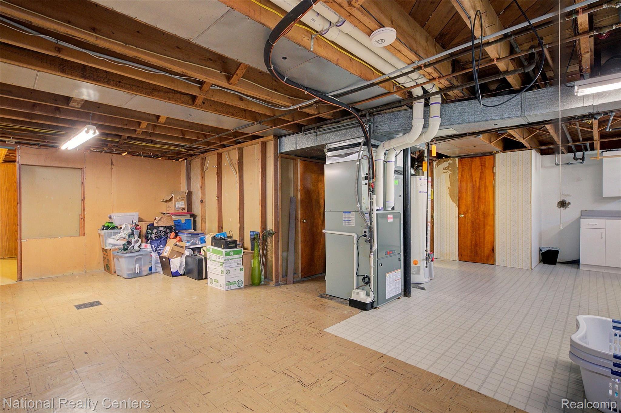 28218 Quail Hollow Road Farmington, MI 48331 - Photo 58 of 82 930A9096_7_8.jpg
