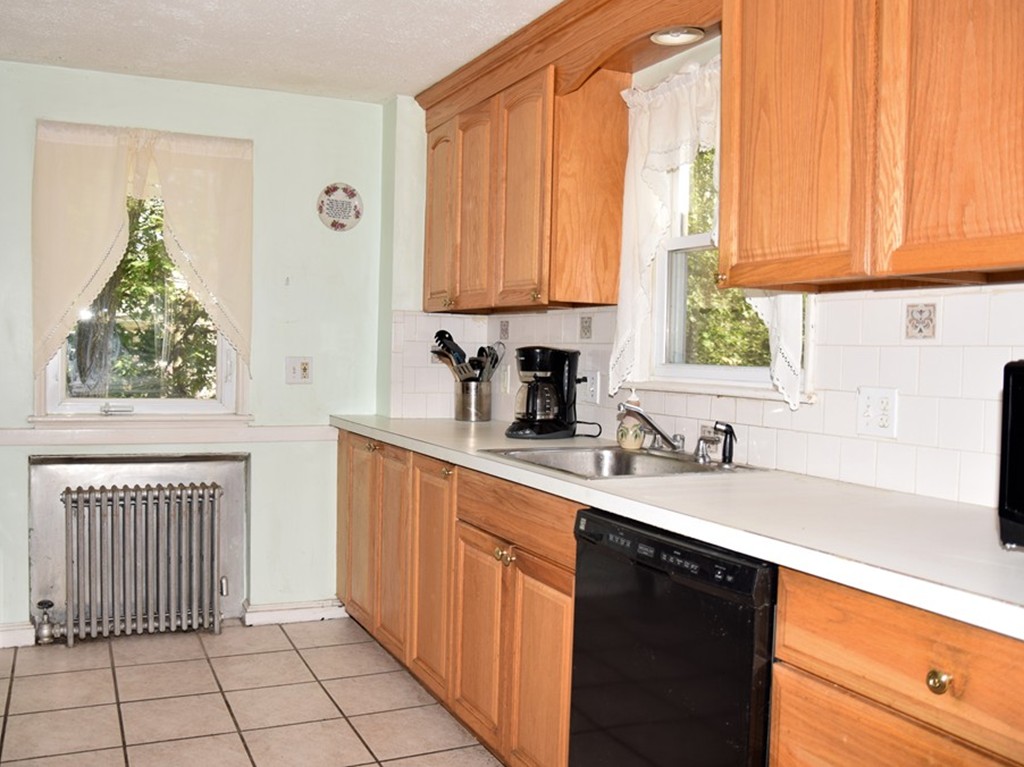 8 Myopia Road Boston, MA 02136 - Photo 7 of 14