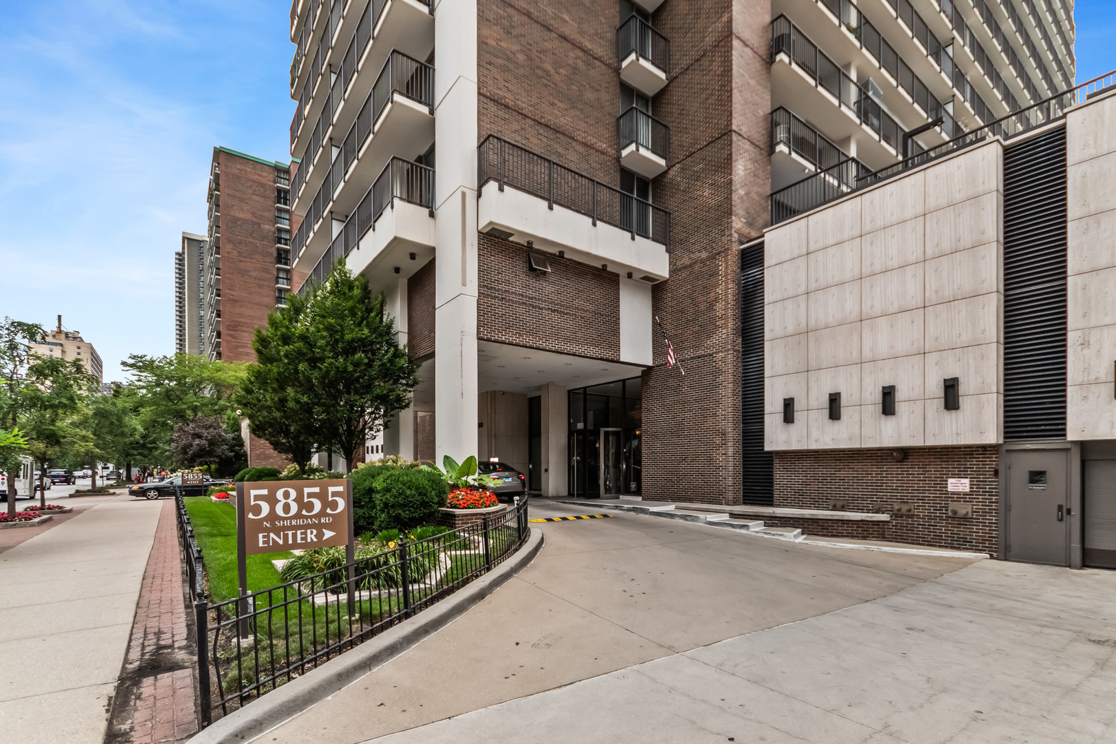 5855 North Sheridan Road, Unit 19F Chicago, IL 60660 - Photo 1 of 25 Gallery Image 1