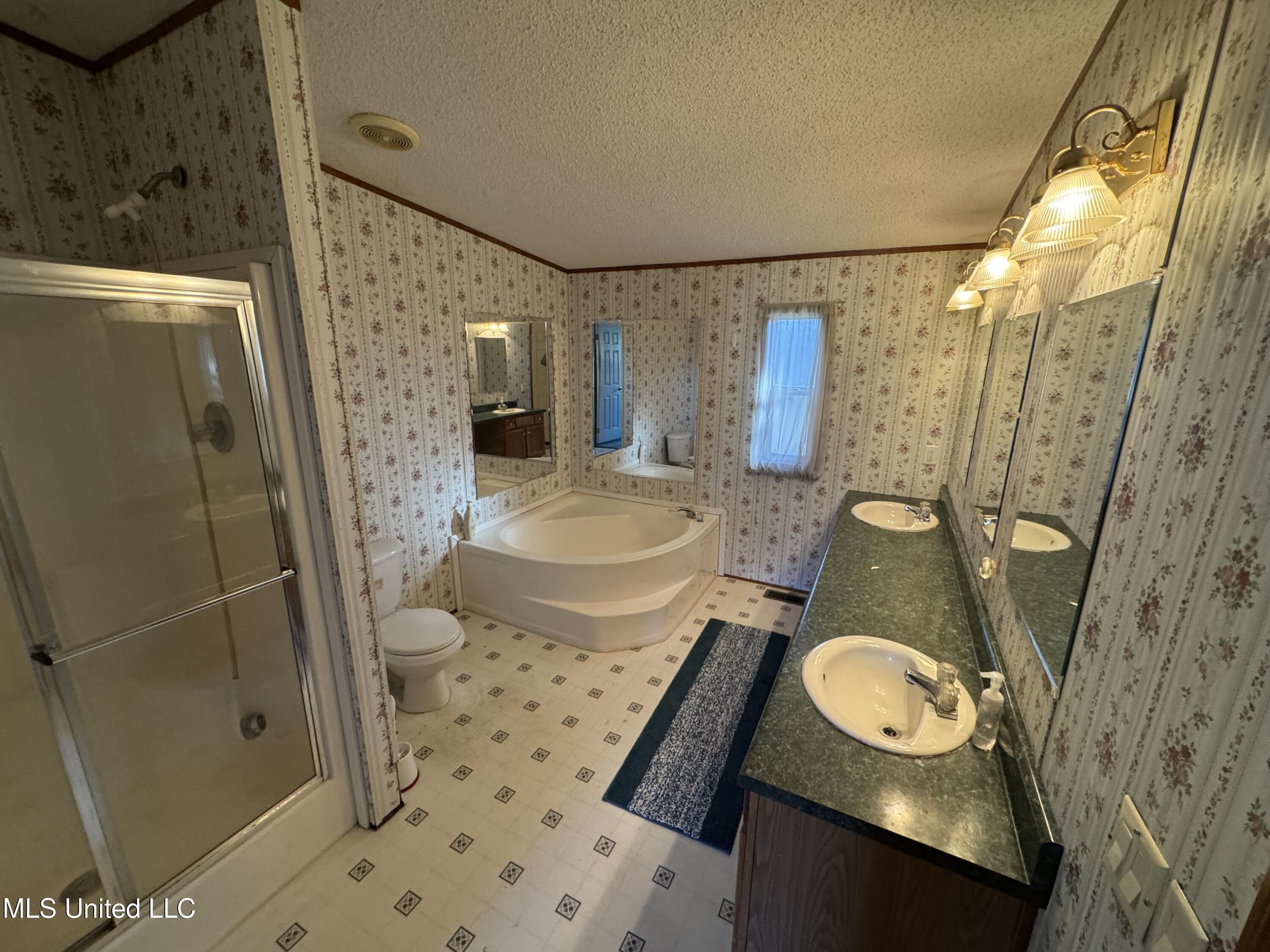 2041 King Road Southaven, MS 38672 - Photo 7 of 22 IMG_4242