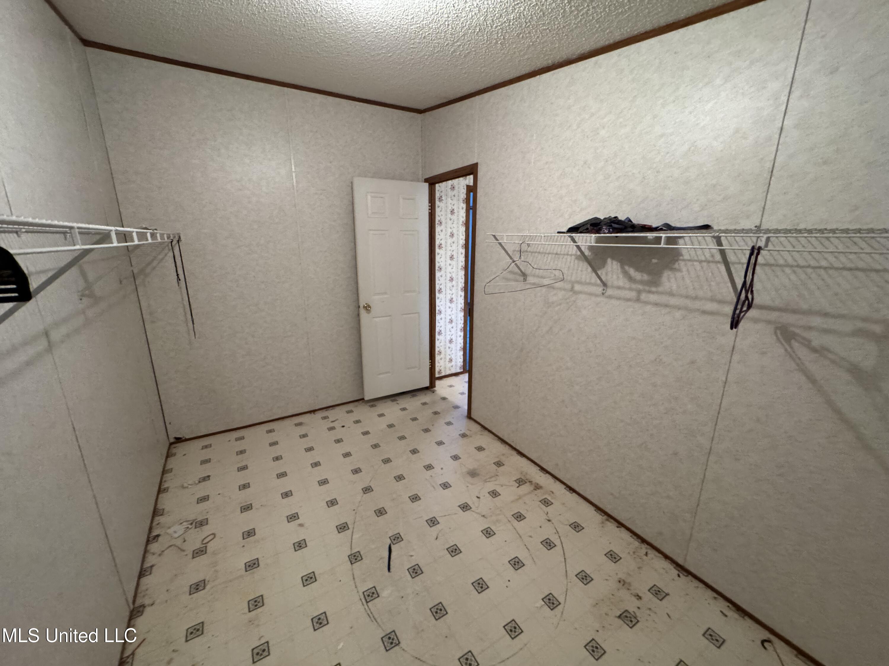 2041 King Road Southaven, MS 38672 - Photo 10 of 22 IMG_4245