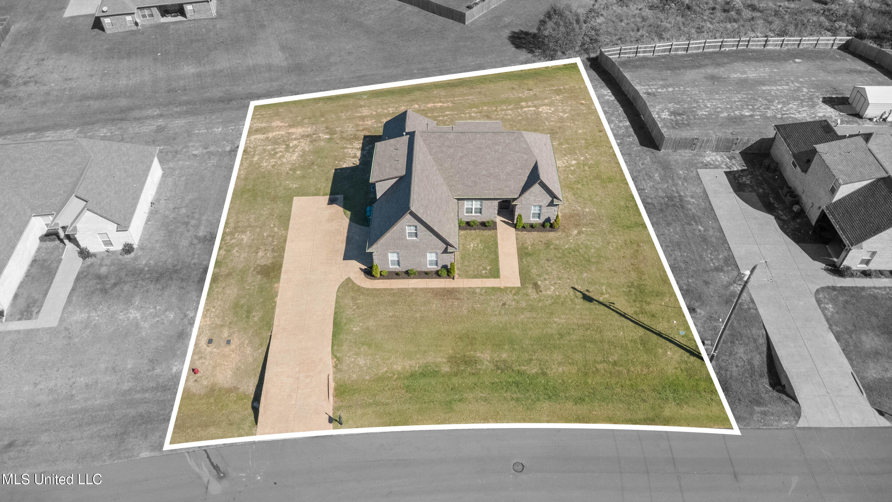 116 Honor Cove Senatobia, MS 38668 - Photo 31 of 31 32_dji_0029 lot lines