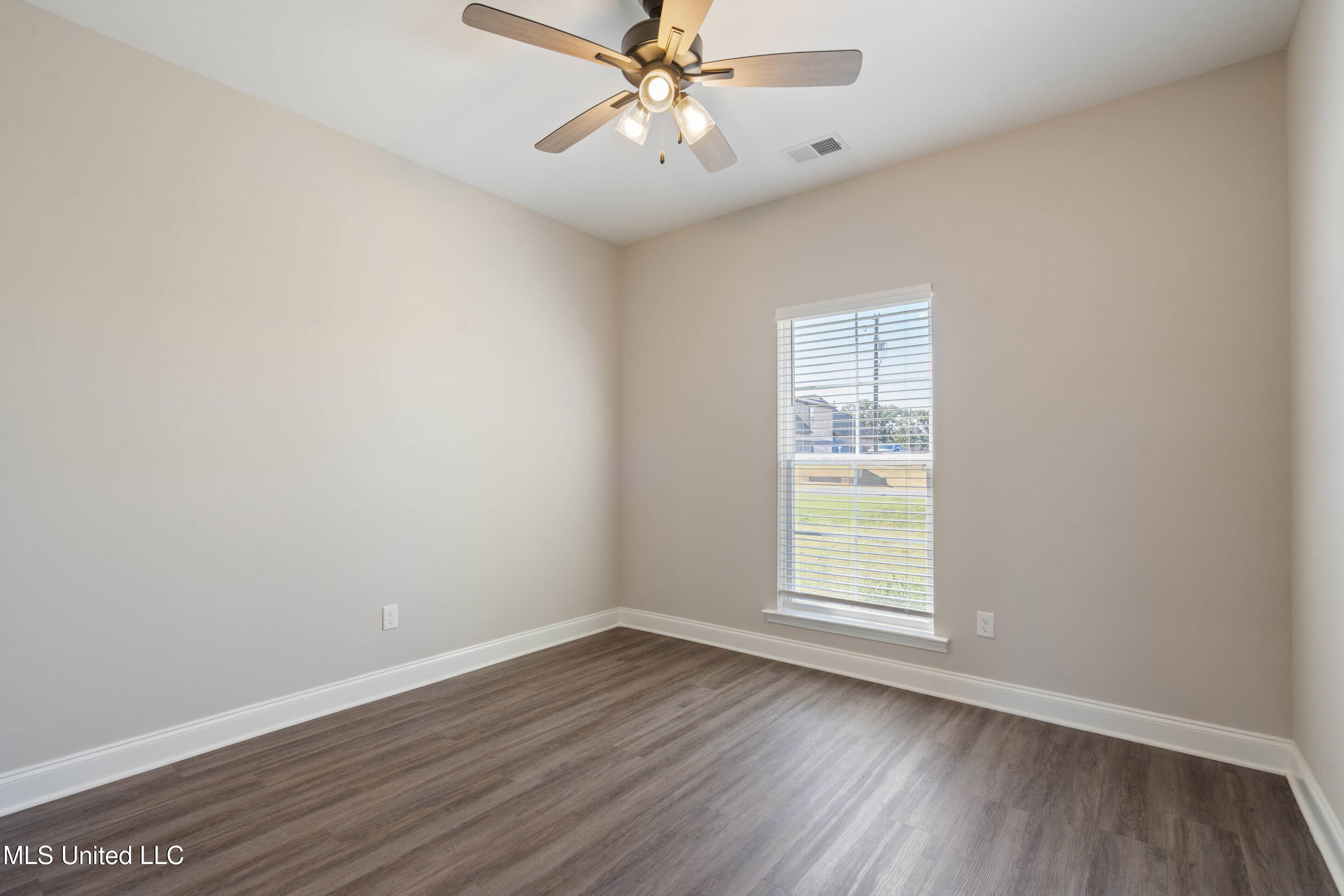 116 Honor Cove Senatobia, MS 38668 - Photo 5 of 31 5__dsc5525