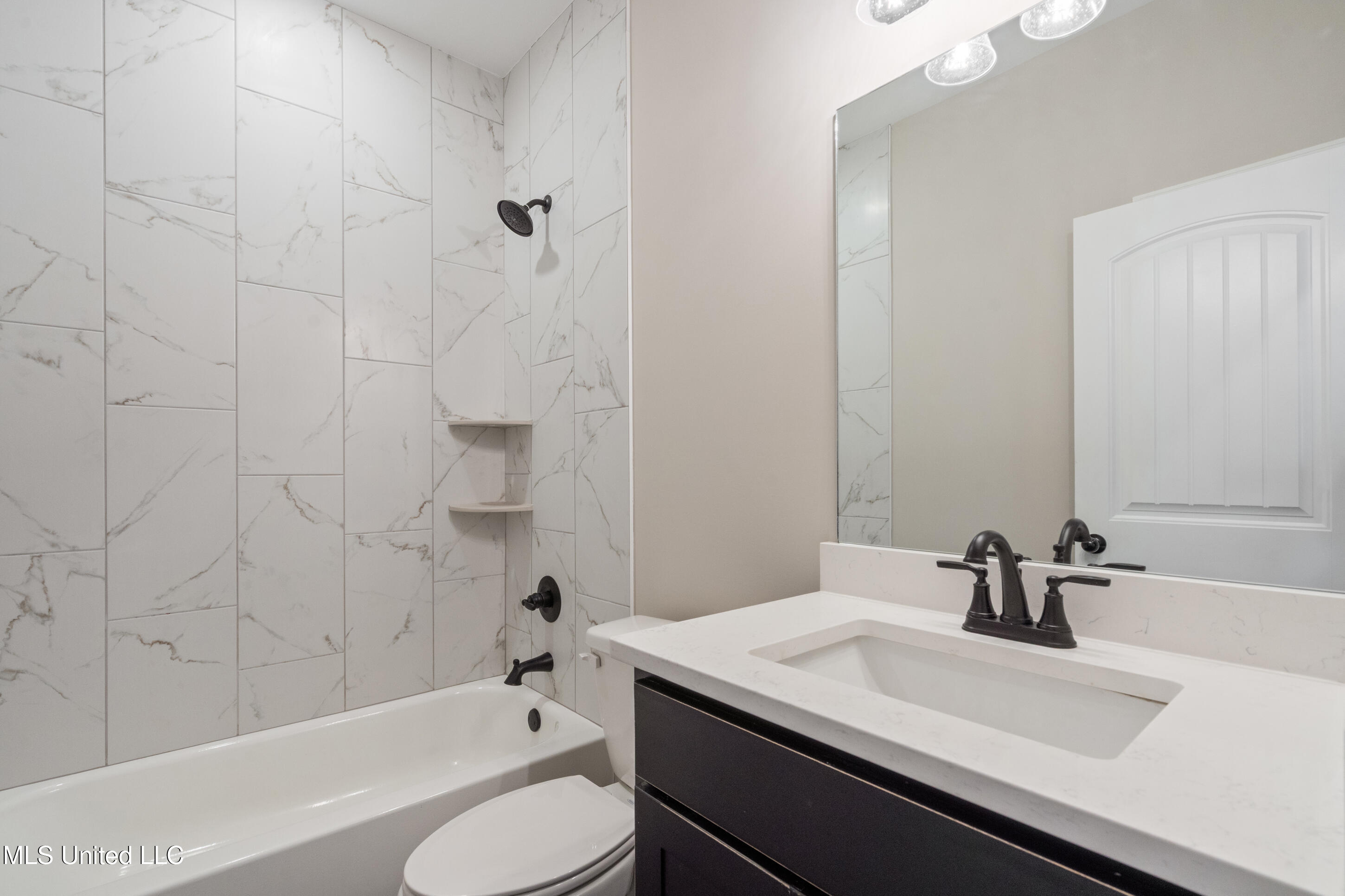 116 Honor Cove Senatobia, MS 38668 - Photo 6 of 31 6__dsc5528