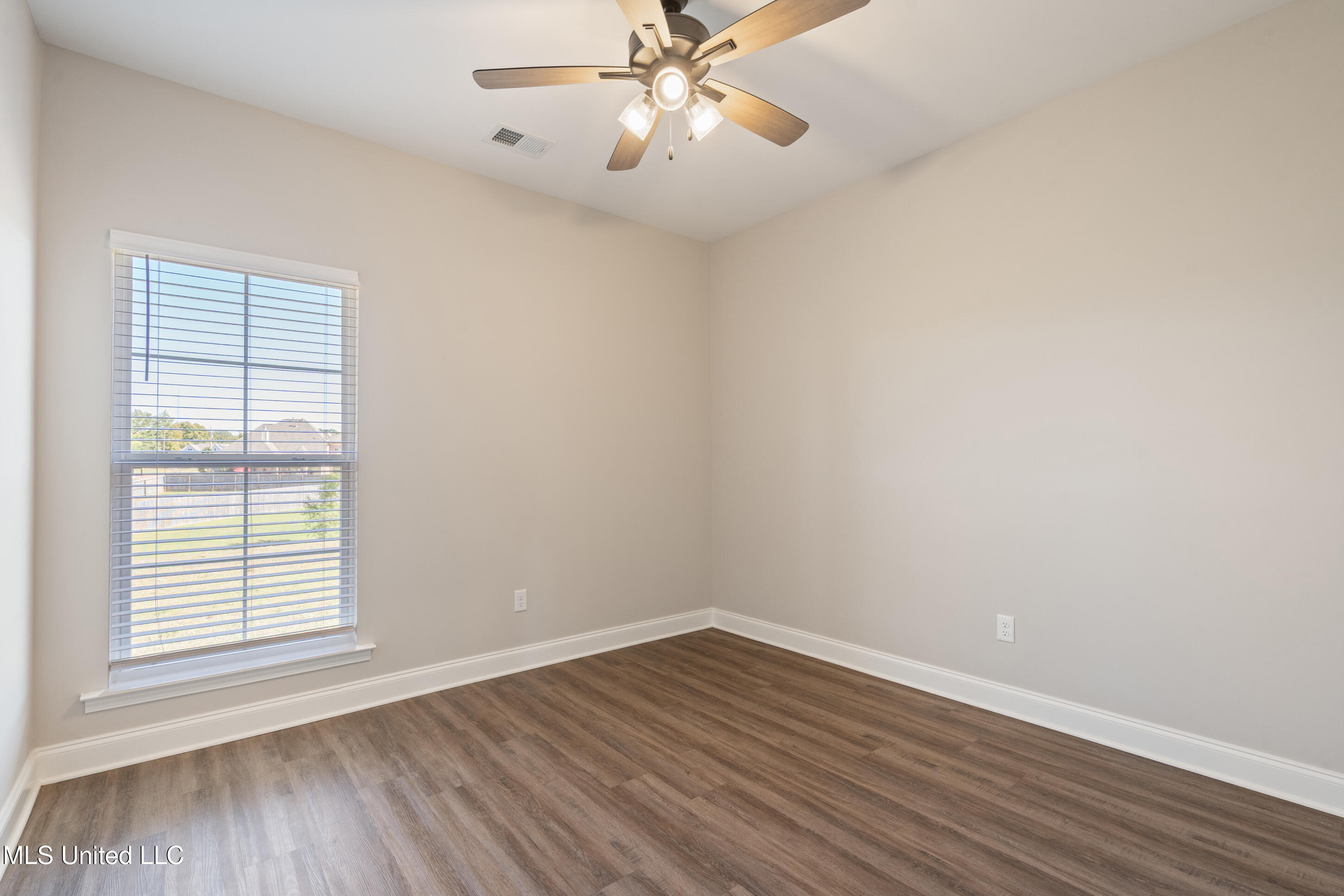 116 Honor Cove Senatobia, MS 38668 - Photo 7 of 31 7__dsc5532