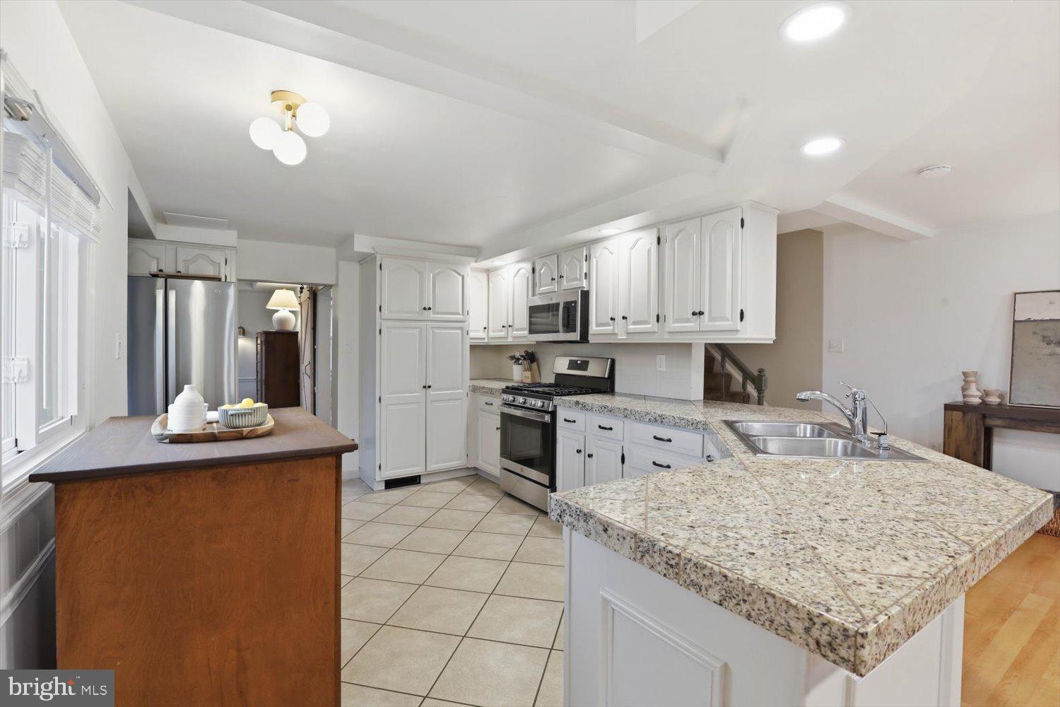 135 South Cedar Street Lititz, PA 17543 - Photo 5 of 52