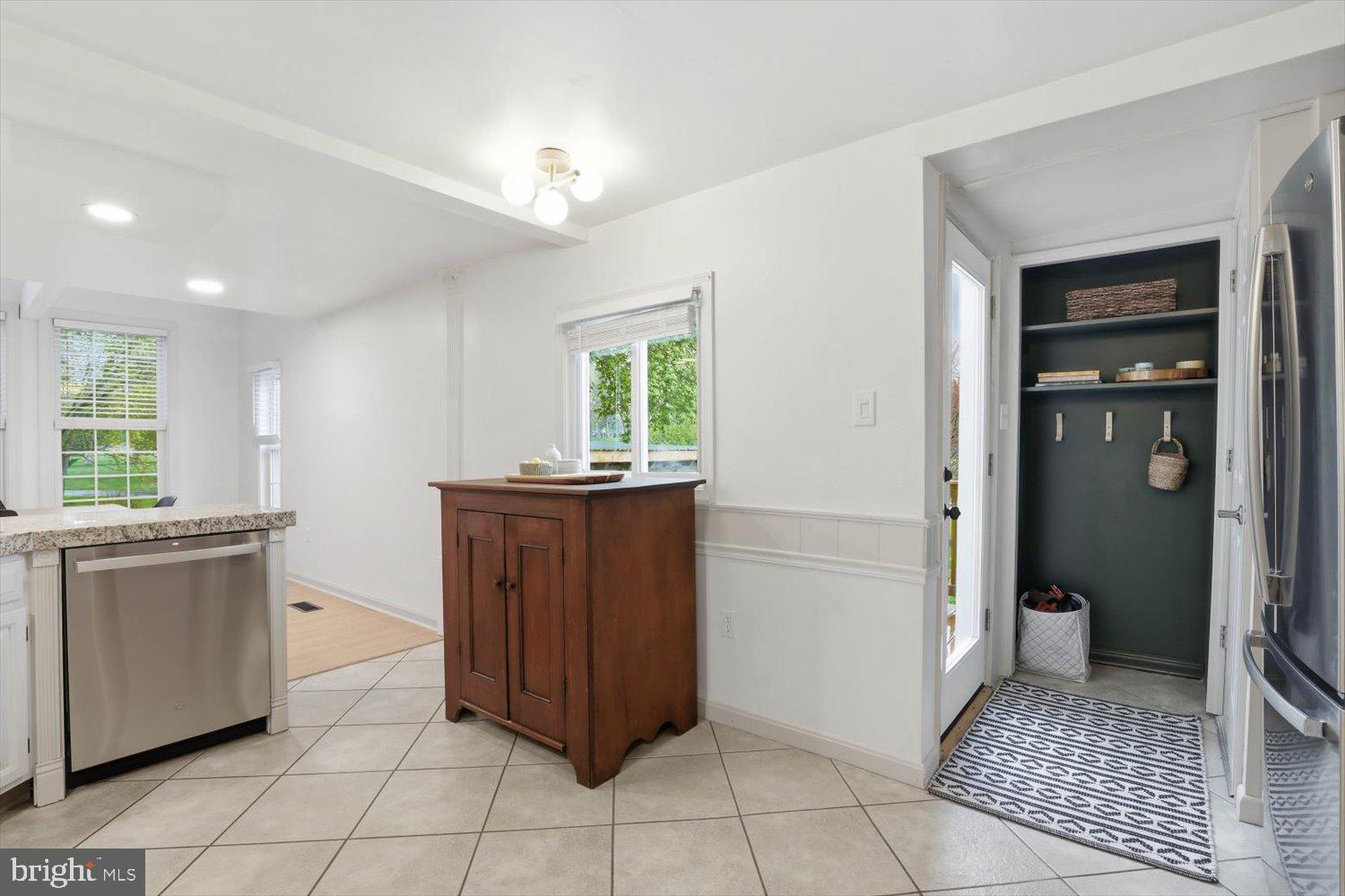 135 South Cedar Street Lititz, PA 17543 - Photo 6 of 52