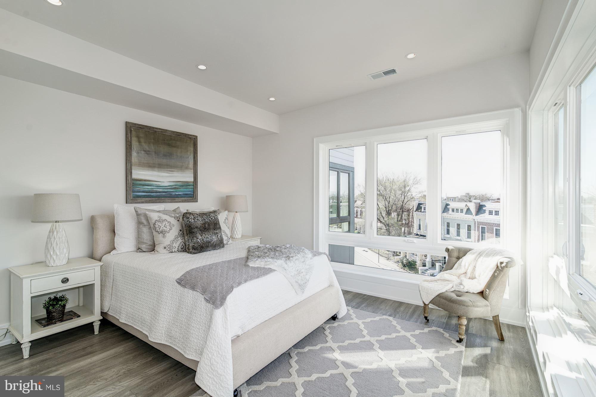 525 Park Road Northwest, Unit 303 Washington, DC 20010 - Photo 8 of 16 AMAZING Natural Light
