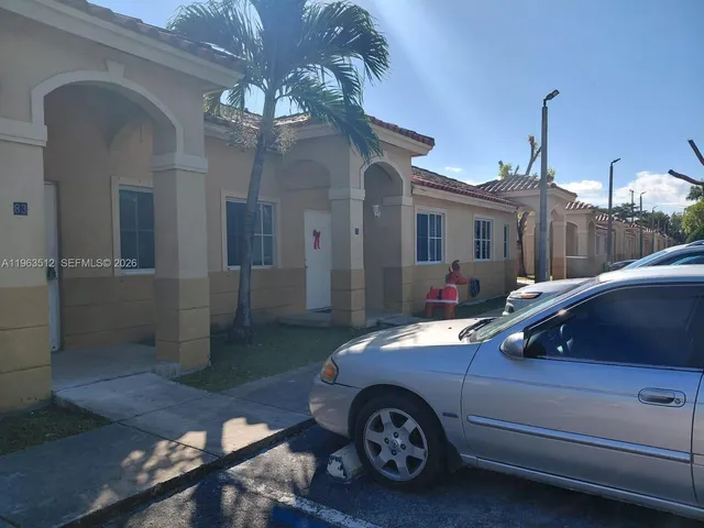 $1,925 | 83 Northeast 13th Street, Unit 15, Homestead, FL 33030