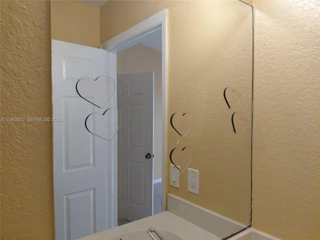 $1,925 | 83 Northeast 13th Street, Unit 15, Homestead, FL 33030