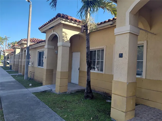 $1,925 | 83 Northeast 13th Street, Unit 15, Homestead, FL 33030