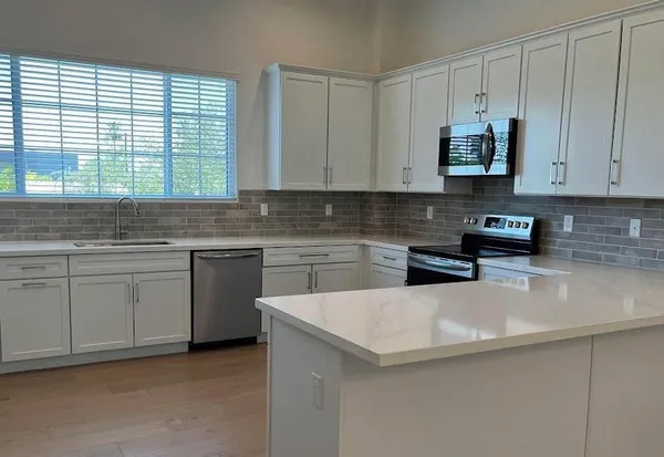 $2,950 | 4438 North 27th Street, Unit 13, Phoenix, AZ 85016