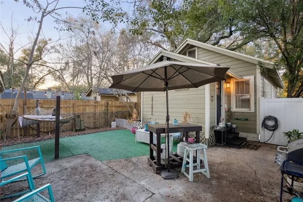 $325,000 | 250 Orange Place, Maitland, FL 32751