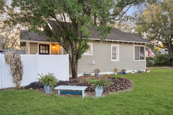 $325,000 | 250 Orange Place, Maitland, FL 32751