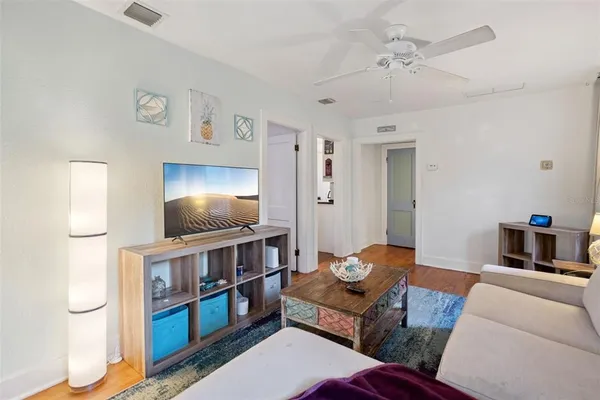 $325,000 | 250 Orange Place, Maitland, FL 32751