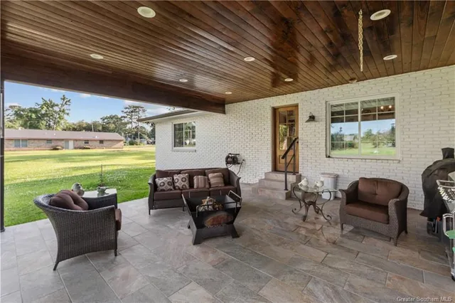 $375,000 | 104 Camelia Avenue, Dequincy, LA 70633