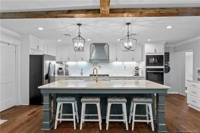 $375,000 | 104 Camelia Avenue, Dequincy, LA 70633