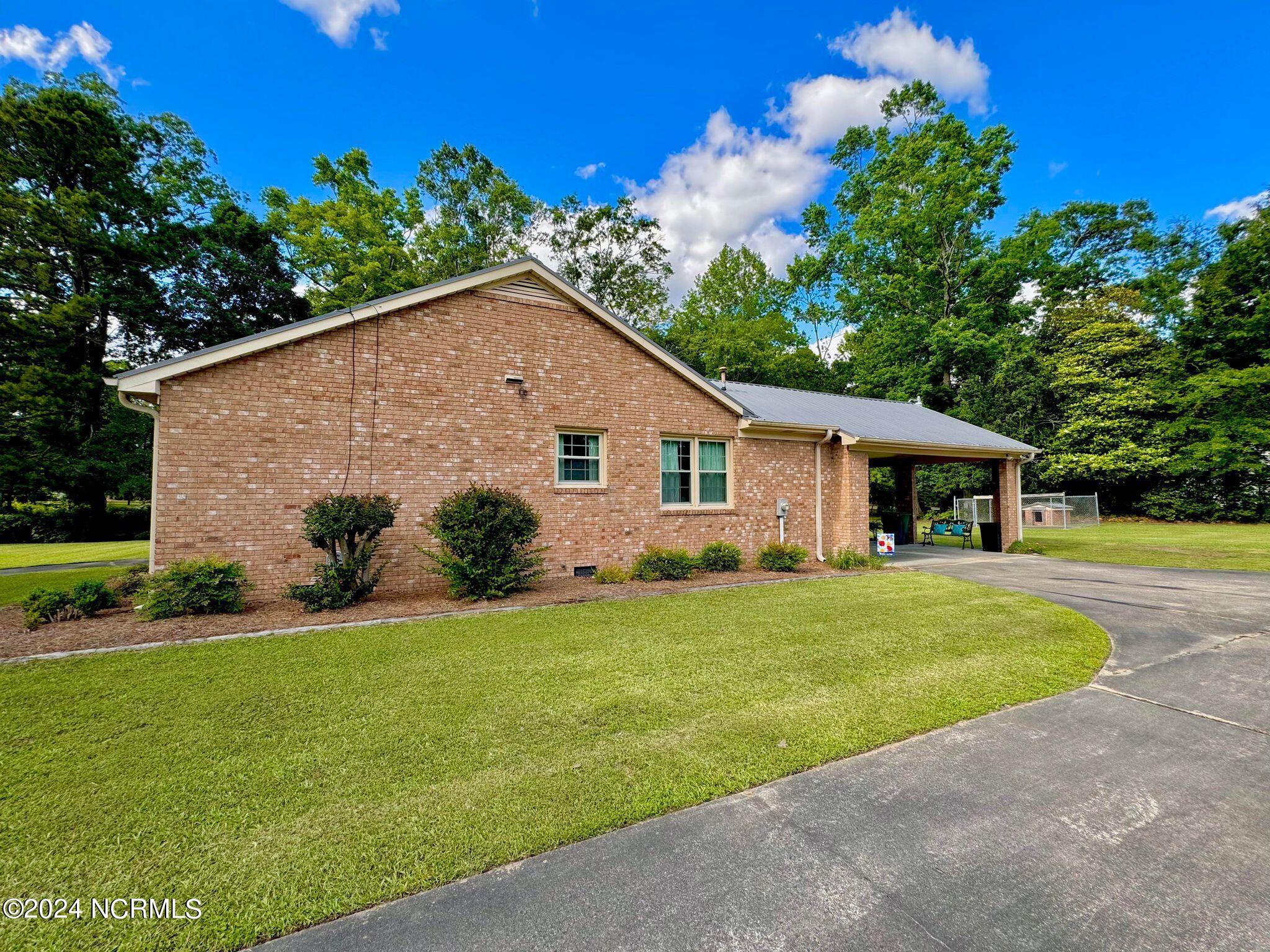 2007 Hardee Road Kinston, NC 28504 - Photo 11 of 58 442706923_819647809586145_12658513477235