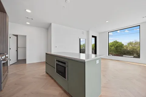 $819,000 | 2209 South 1st Street, Unit 310, Austin, TX 78704