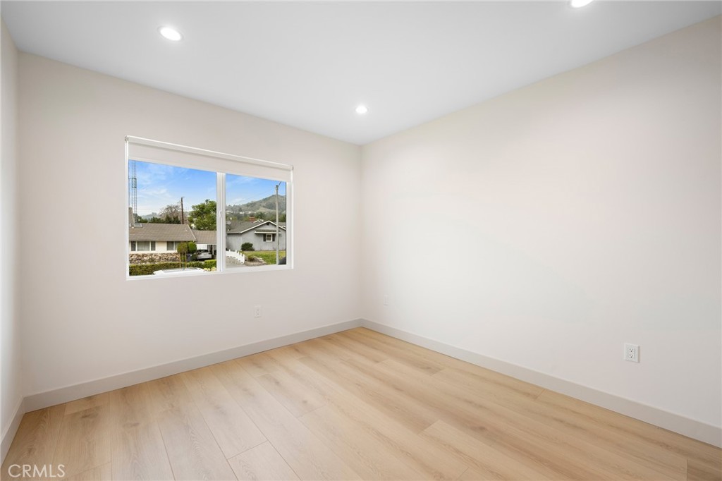 918 University Burbank, CA 91504 - Photo 23 of 30 a view of an empty room