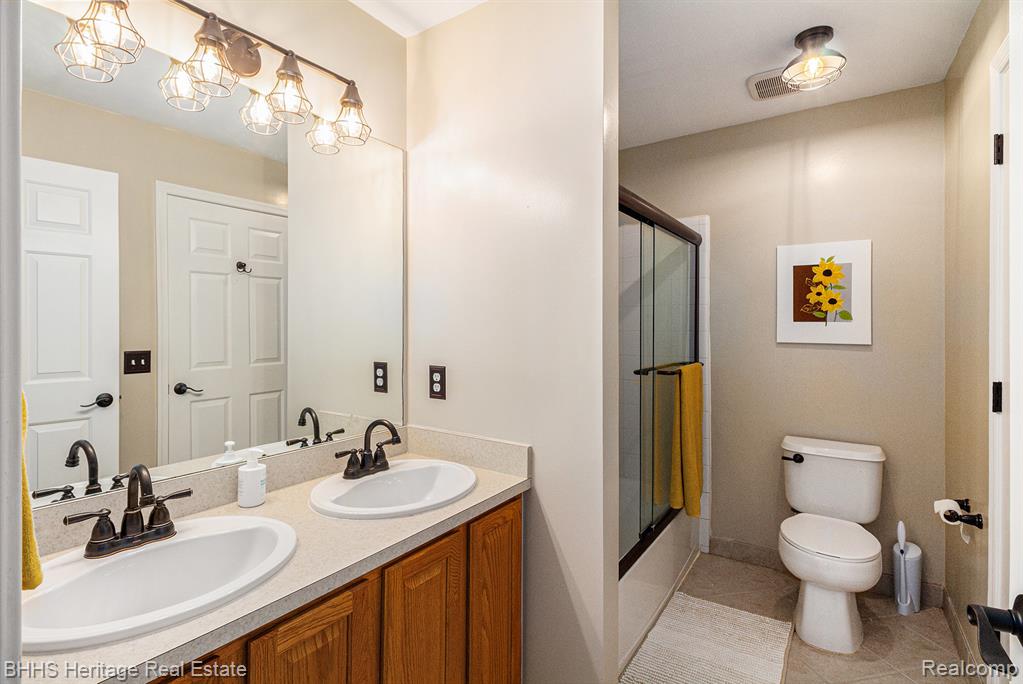 431 Timber Ridge Drive Highland, MI 48357 - Photo 27 of 38