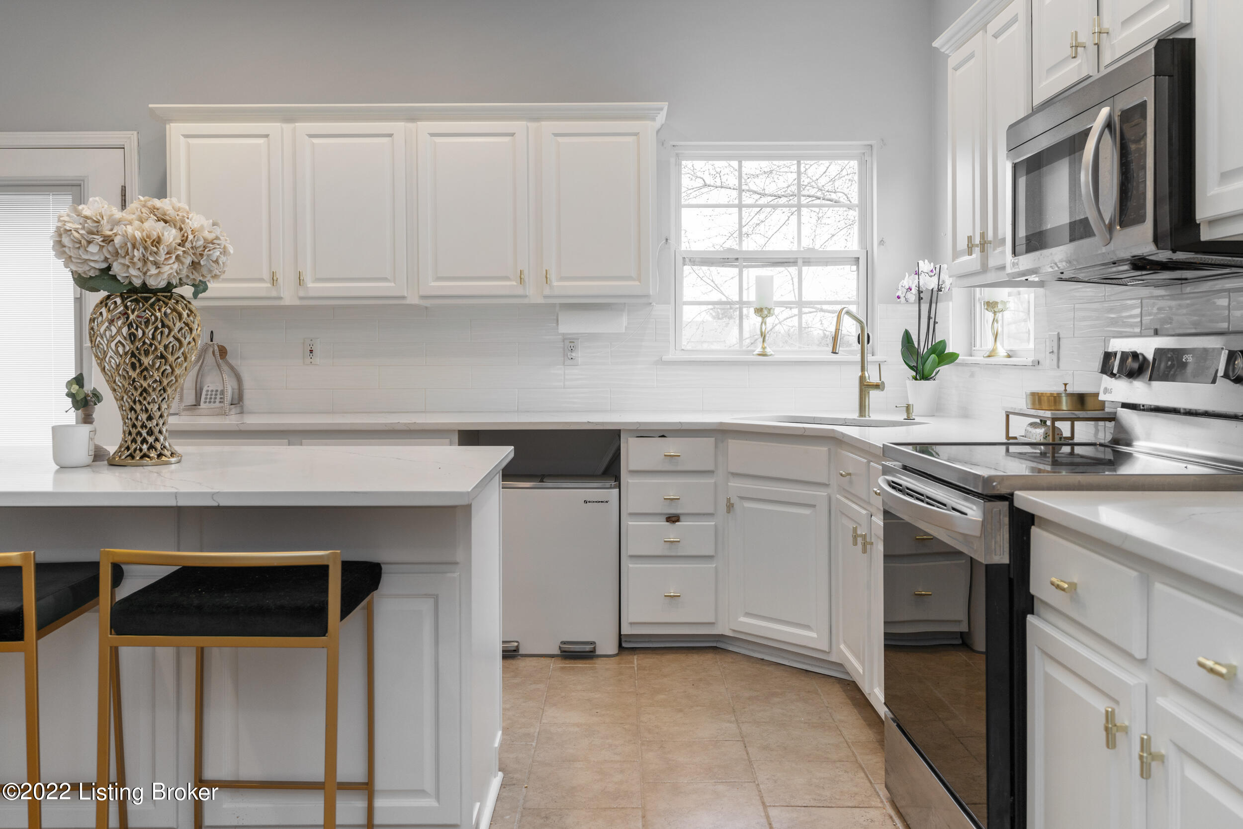 10203 Vantage Road Louisville, KY 40299 - Photo 14 of 45 10203 Vantage Road-22