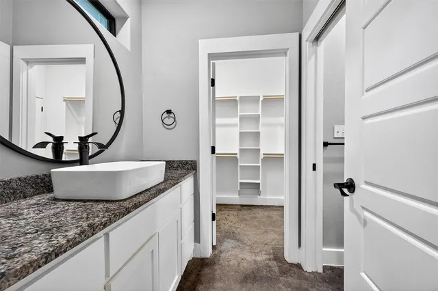 $1,525 | 211 West Murray Street, Denison, TX 75020