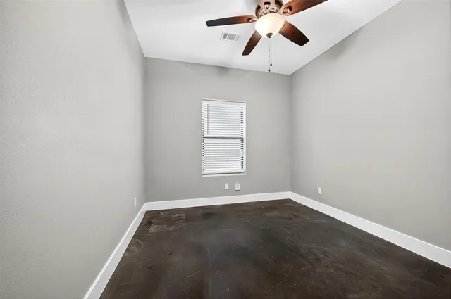 $1,525 | 211 West Murray Street, Denison, TX 75020