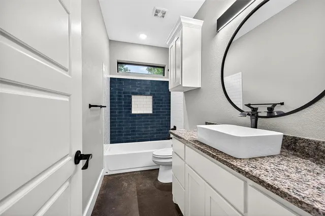 $1,525 | 211 West Murray Street, Denison, TX 75020