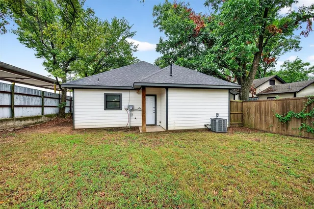 $1,525 | 211 West Murray Street, Denison, TX 75020