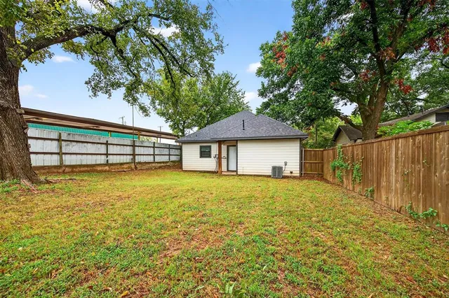 $1,525 | 211 West Murray Street, Denison, TX 75020