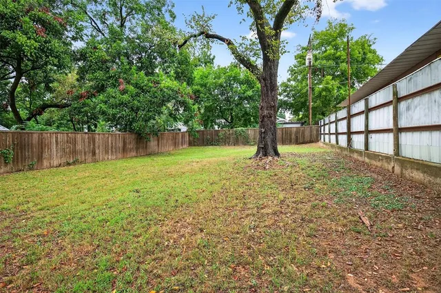 $1,525 | 211 West Murray Street, Denison, TX 75020