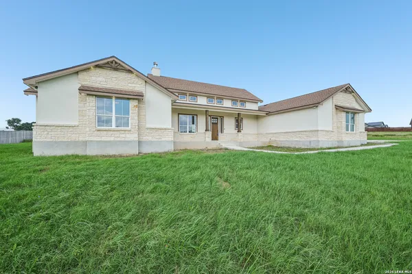 $535,000 | 109 Medora Branch, Floresville, TX 78114