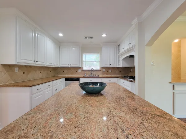 $2,950 | 18603 Point Lookout Drive, Houston, TX 77058