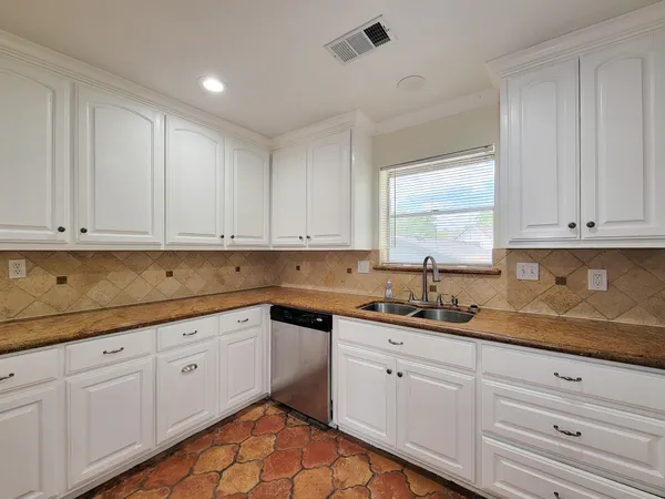 $2,950 | 18603 Point Lookout Drive, Houston, TX 77058