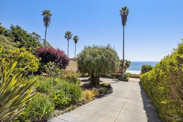 $6,498,000 | 3275 Shoreline Highway, Stinson Beach, CA 94970