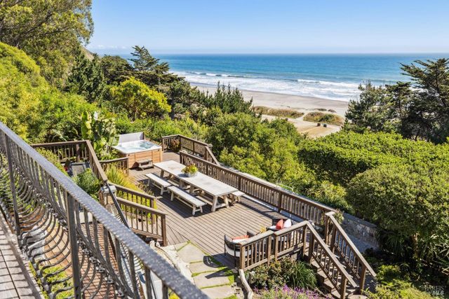$6,498,000 | 3275 Shoreline Highway, Stinson Beach, CA 94970