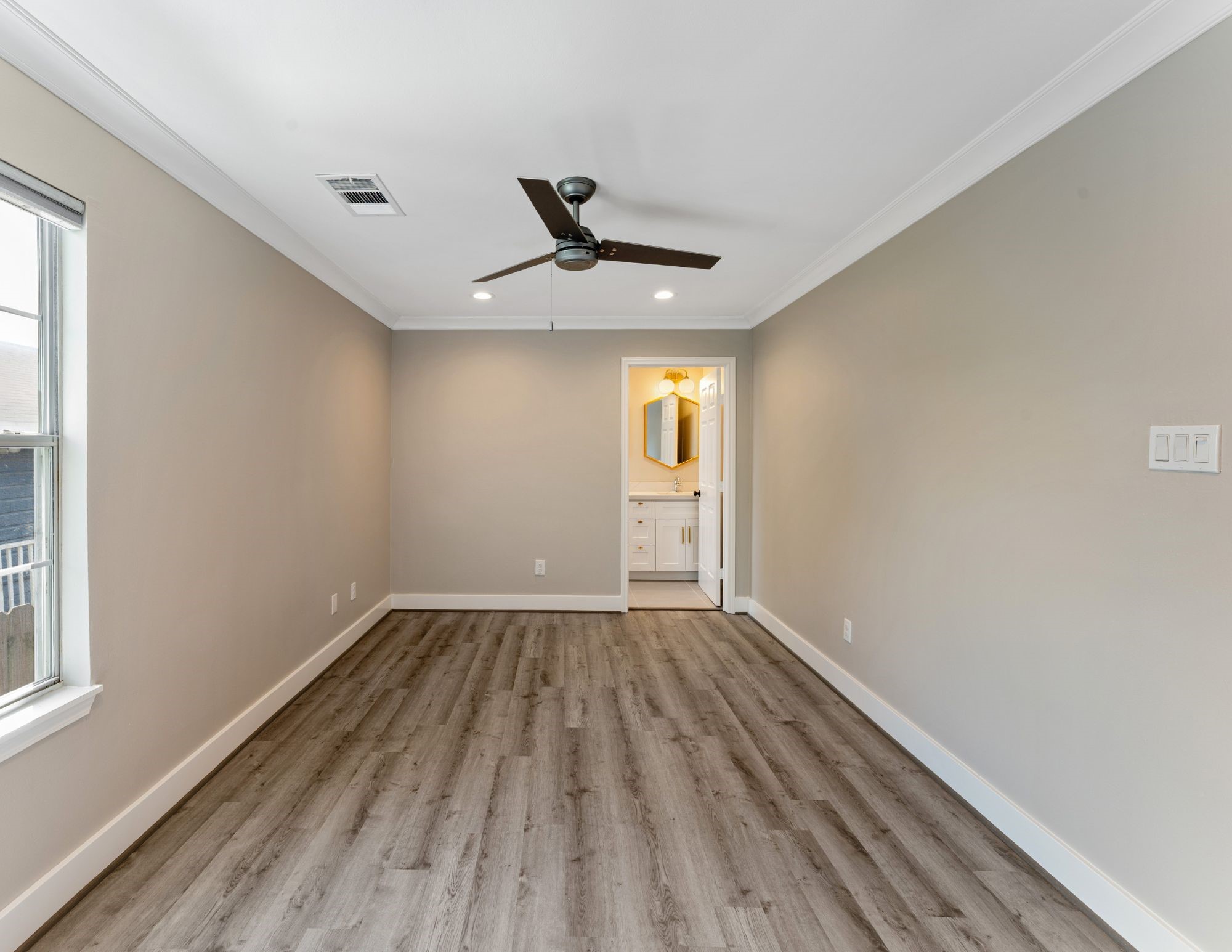 809 East 40th Street Houston, TX 77022 - Photo 30 of 33