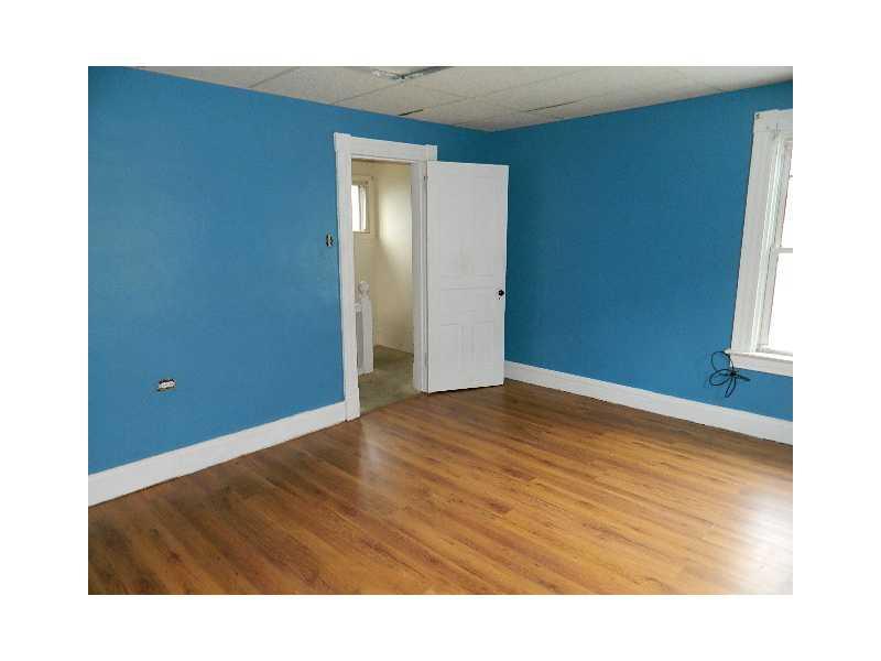 34 Highland Avenue McKees Rocks, PA 15136 - Photo 5 of 10 Bedroom.